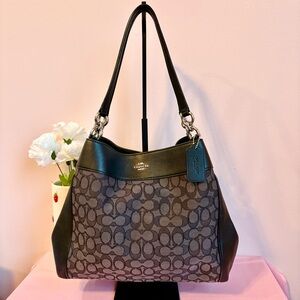 Coach 2019 Black Lexy Shoulder Bag Signature Jacquard EUC F27579